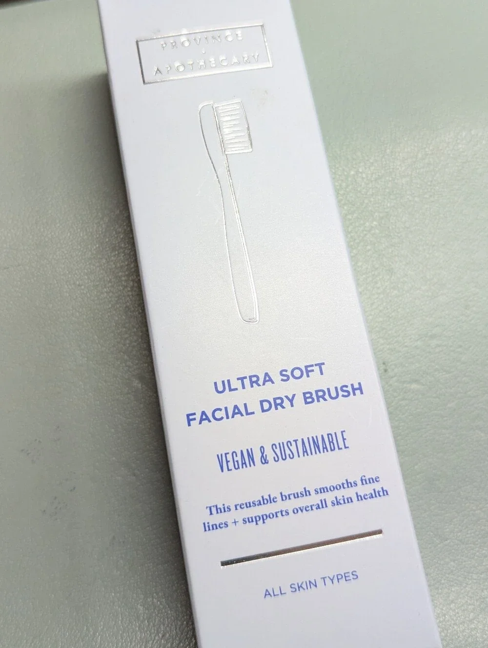 Provence & Apothecary - Ultra Soft Facial Dry Brush - White